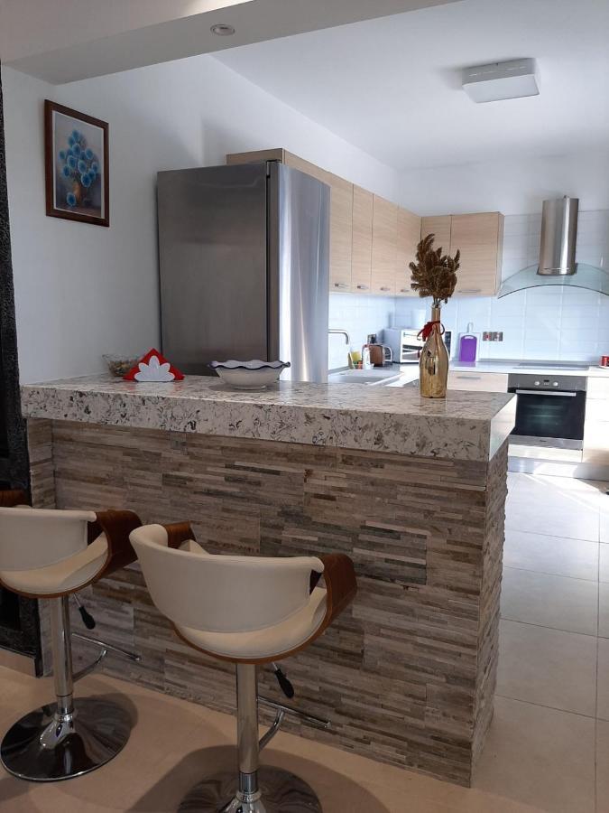 2 Bedroom Apartment-Mediterranean Type Paphos Exterior foto
